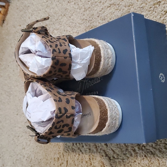 Leopard print sandals - Picture 3 of 8